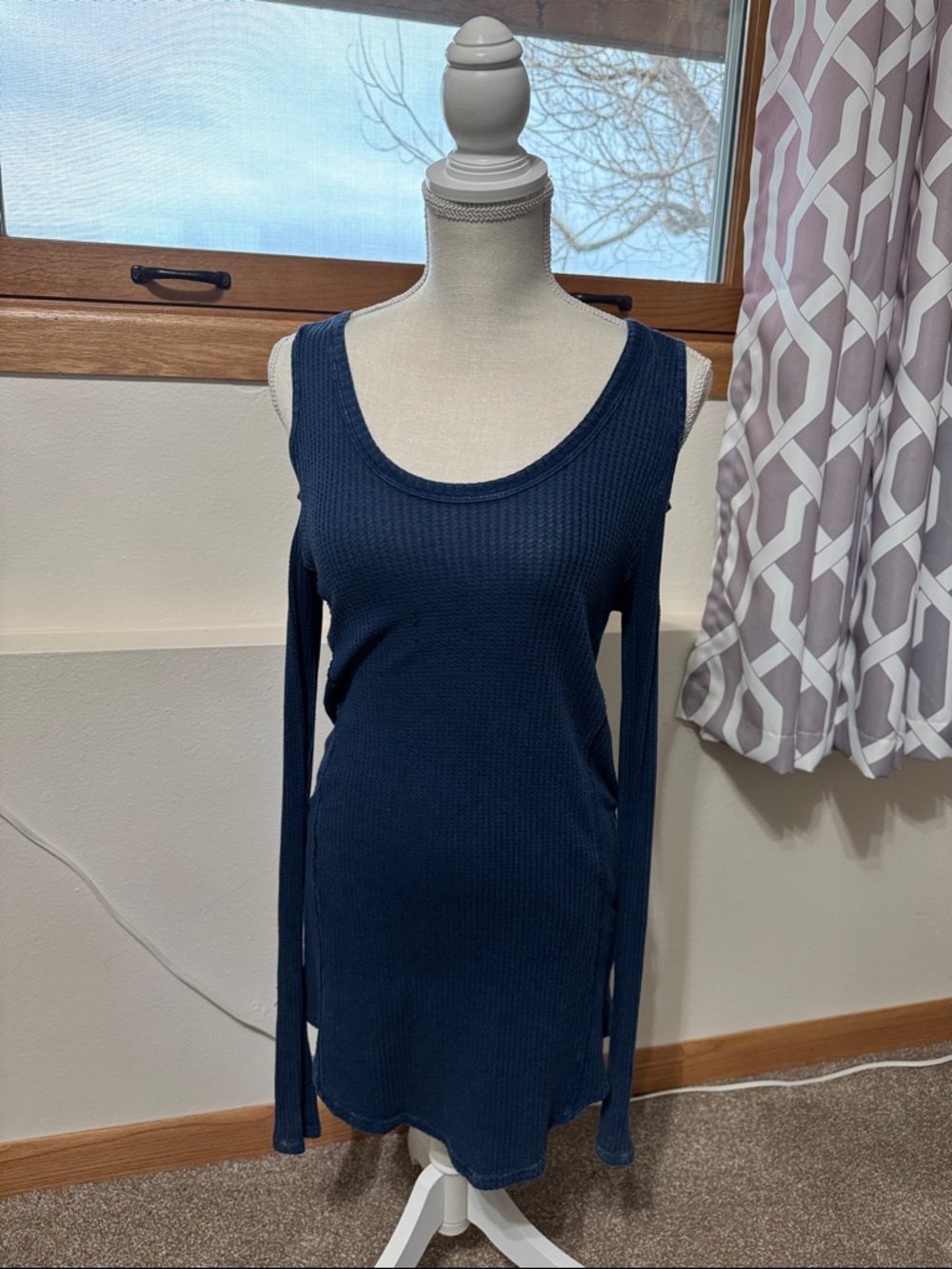Women's Navy Cold-Shoulder Ribbed Long Sleeve Top